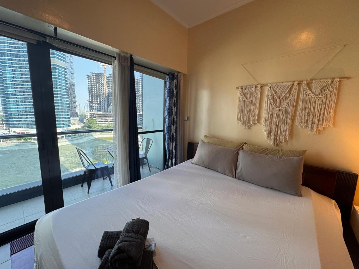 Click Stay - JLT - Studio & Balcony Lakes view Entire Apartment -JN - 2