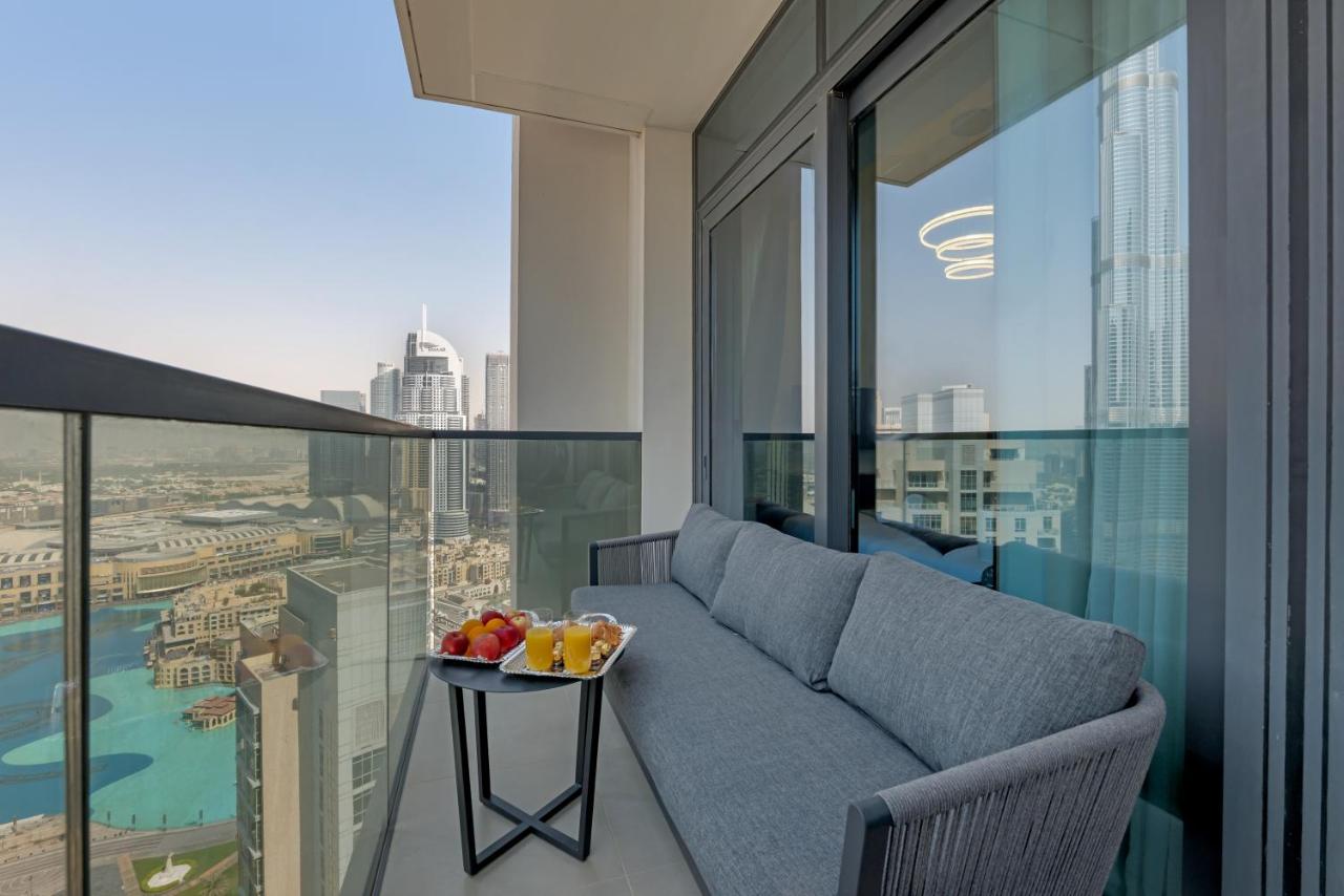 Direct Burj & Fountain Views - Designer 4BR Haven! - 2