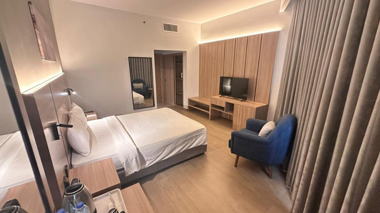 Grand Continental Hotel - 3