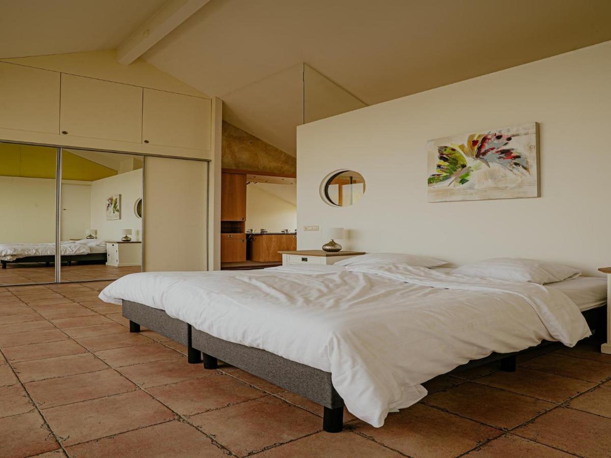 Penthouse with Lake Views - 2