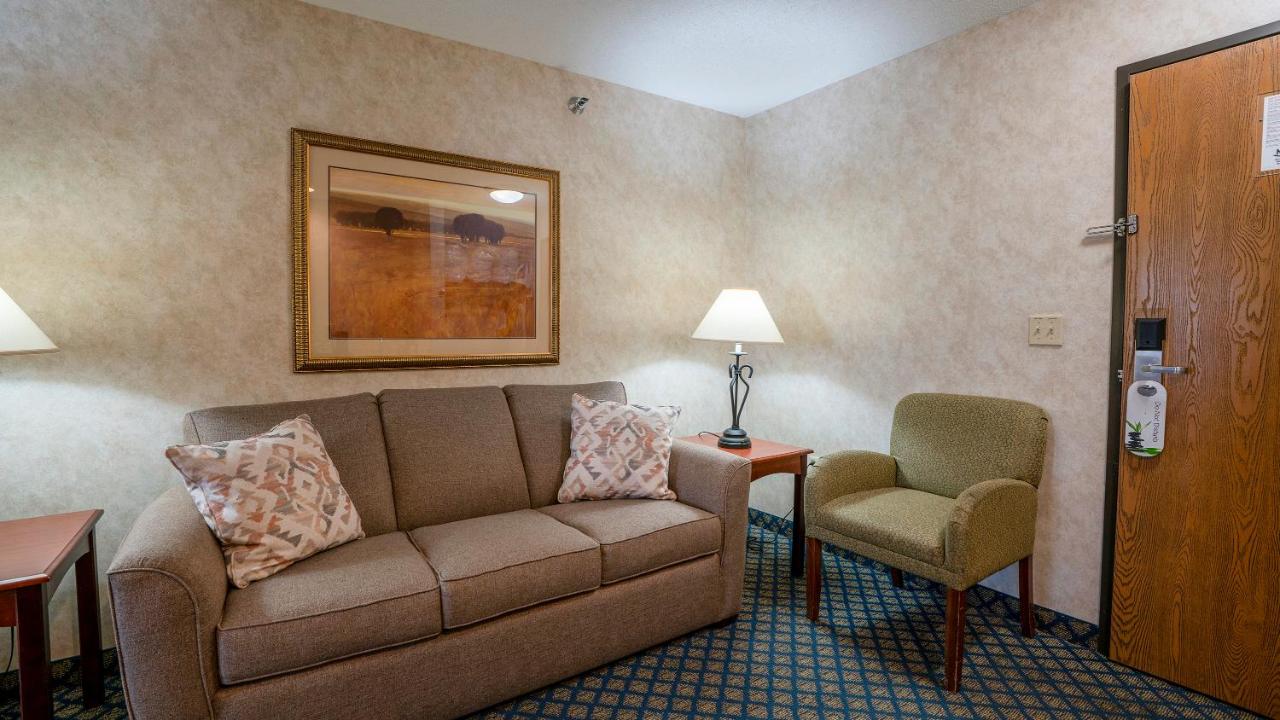 Miles City Hotel & Suites — photo 9
