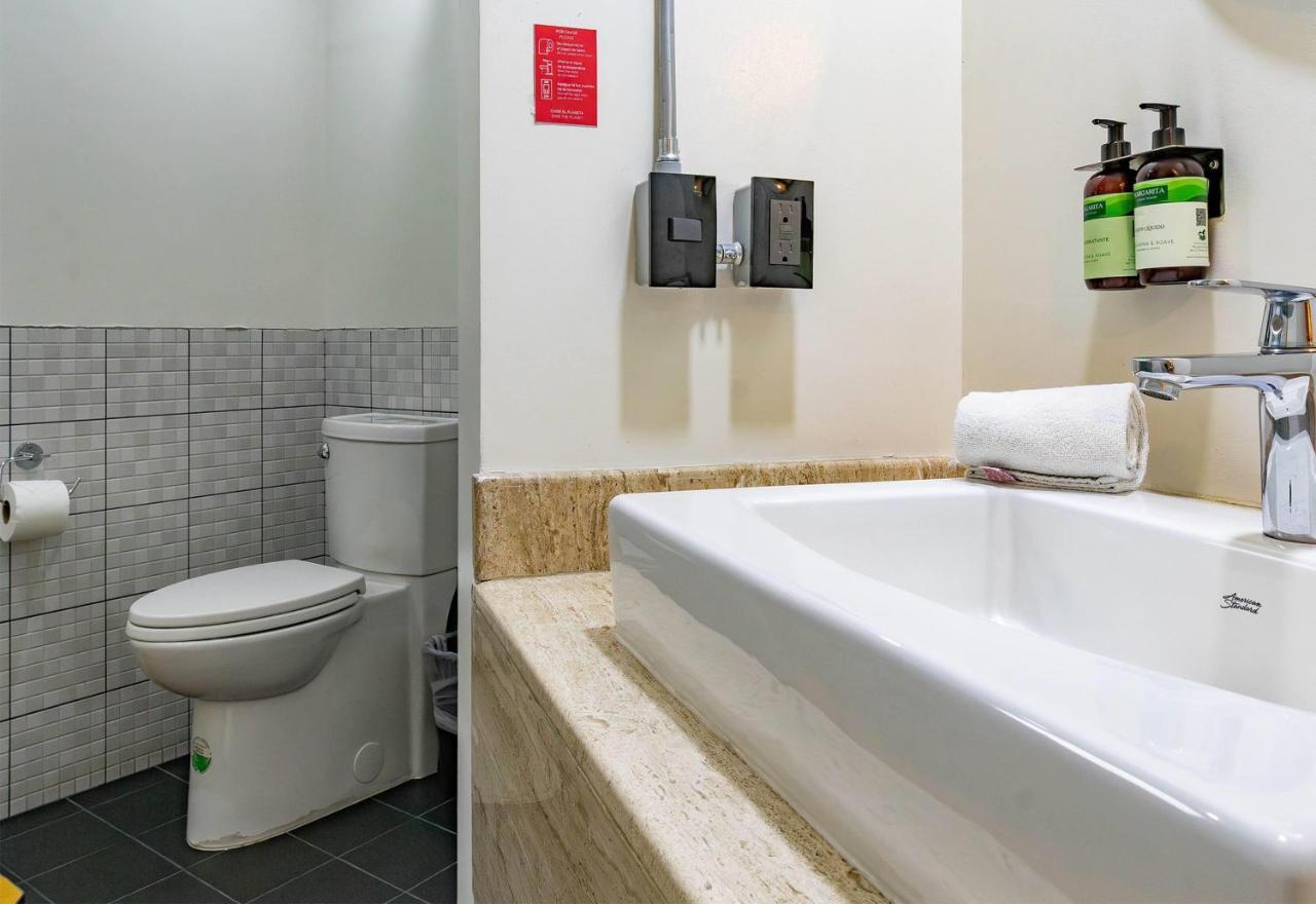 Hotel Estancias VIVE MX Cuauhtemoc, Trademark by Wyndham - 3