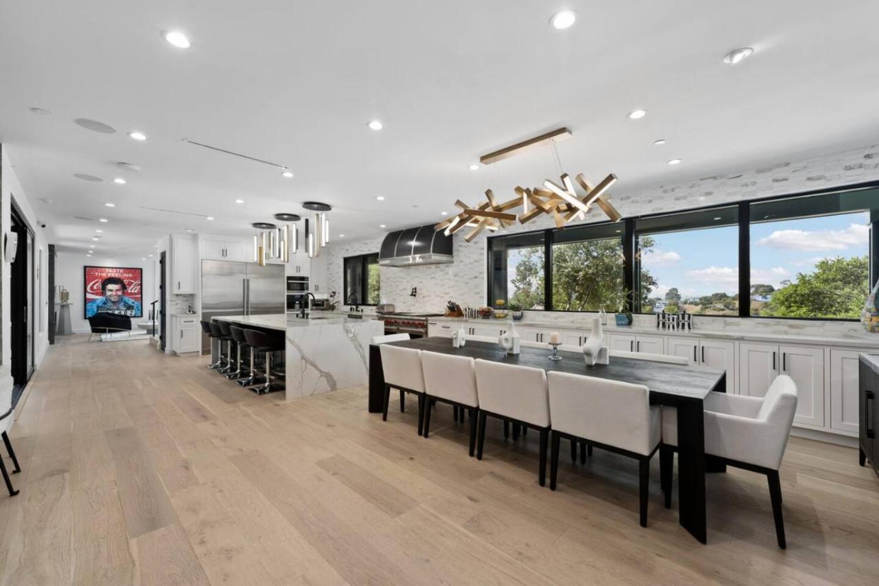 Ultra High-End Villa with Pool, Spa and Private Courts - 5