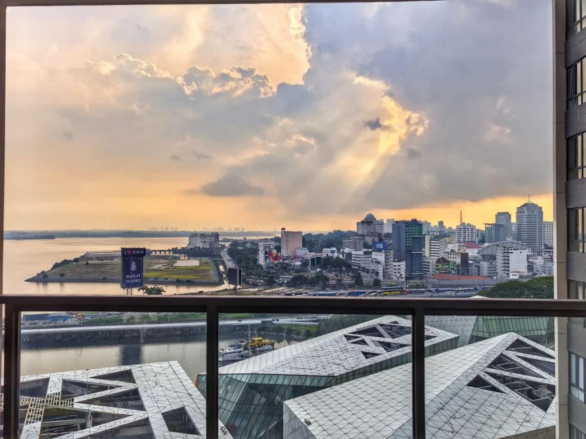 R&F Princess Cove 2BR Sea View JB CIQ Spacious - 5