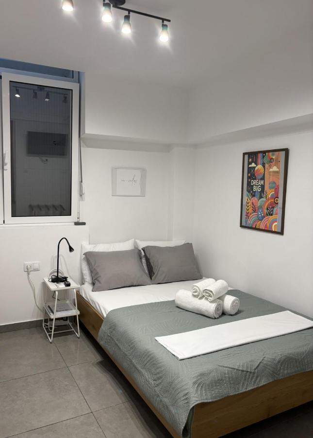 TINY STUDIOS Under the Akropolis -2- - 2
