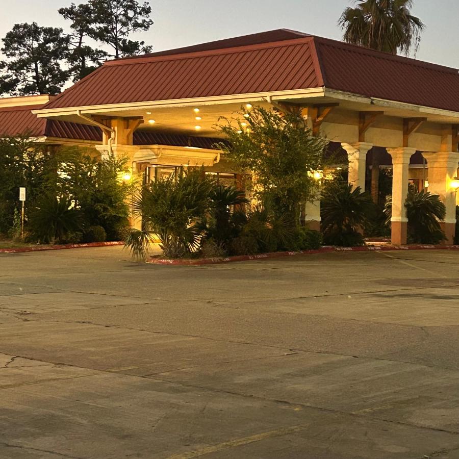 Spindletop Motel — photo 24