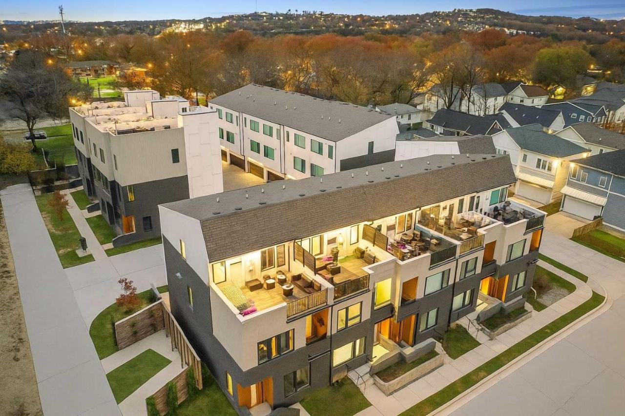 New Lux Townhome 6 mins to DT Rooftop Sleeps 12