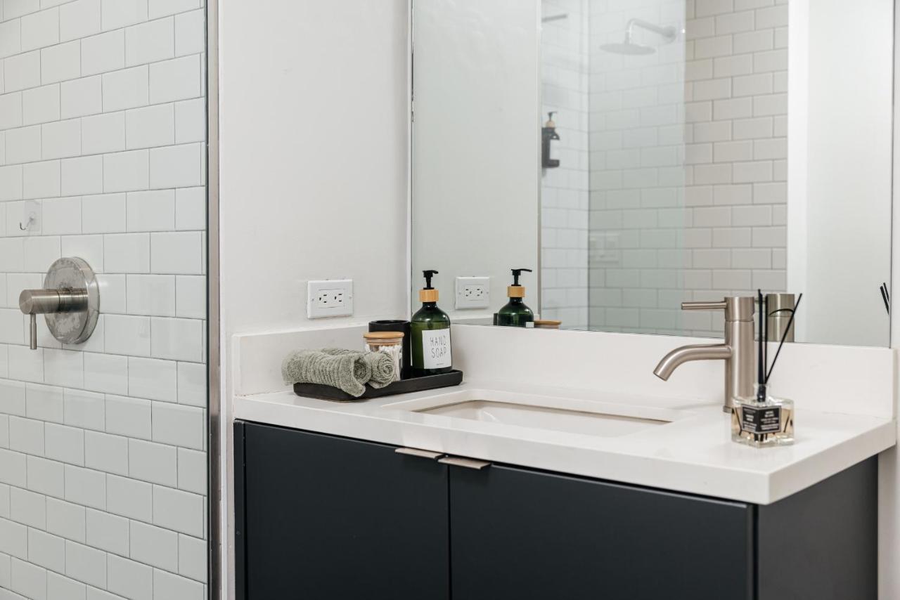 High End Hotel Style 2B apartment with two balconies - 3