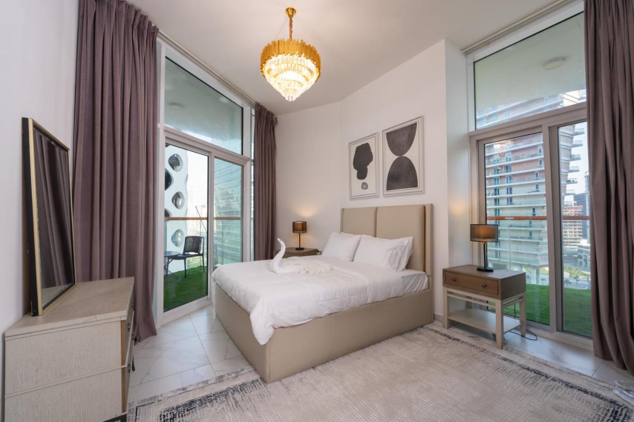 Business Bay 1BR Burj Khalifa&Canal Views,3Balcony - 2