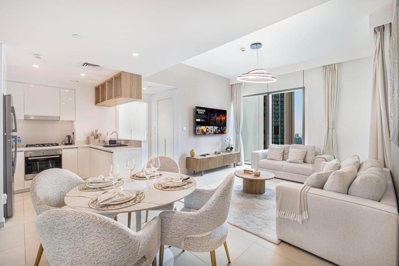 Luxurious 2 bedroom with Burj Khalifa views, connected to Dubai Mall