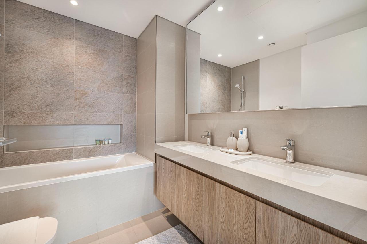 Luxurious 2 bedroom with Burj Khalifa views, connected to Dubai Mall - 3