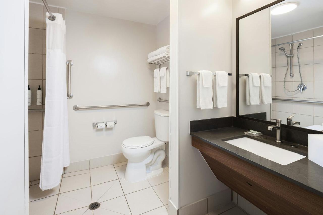 Norton Shores Inn — photo 14