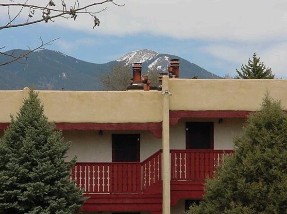 El Pueblo Lodge — photo 18