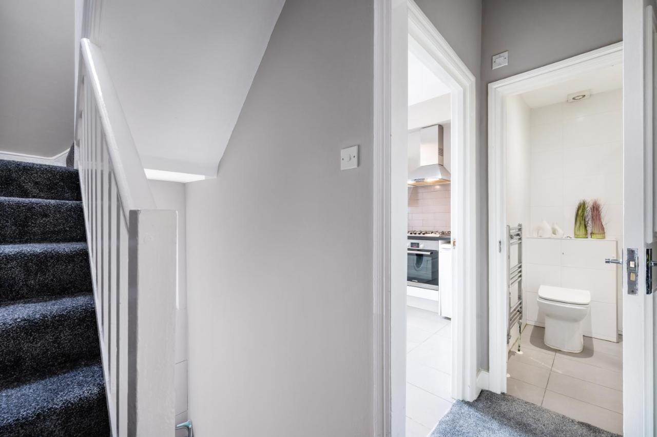 2 Bed 1 Bath Two-Story Apartment with Private Entrance - 3