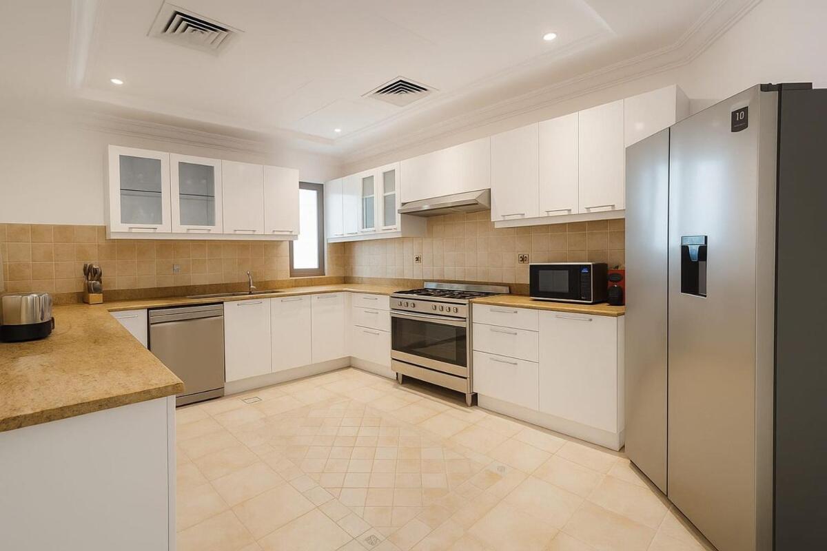 BLVD Beach House - 5