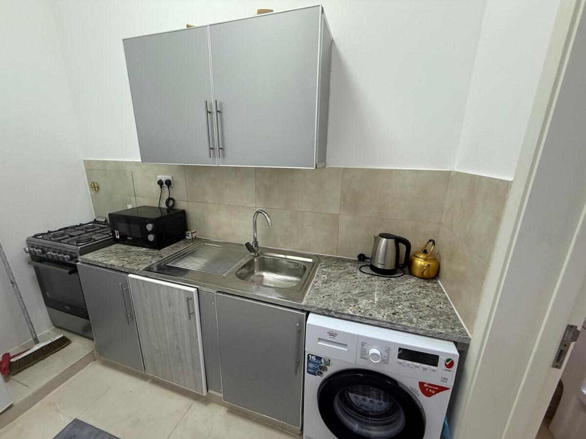 Spacious studio 30 min from yas island and airport - 3