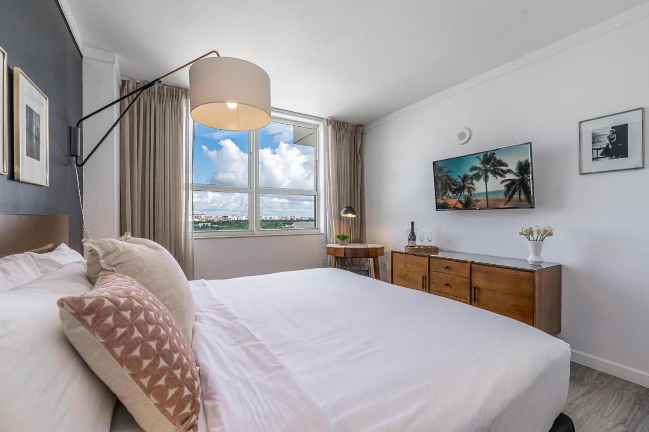 Contemporary King Studio in Coconut Grove includes Parking - 2