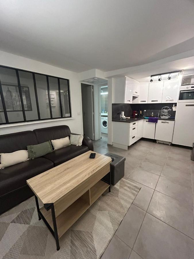 Parisian Hideaway - Heart of Montmartre, Abbesses - 3