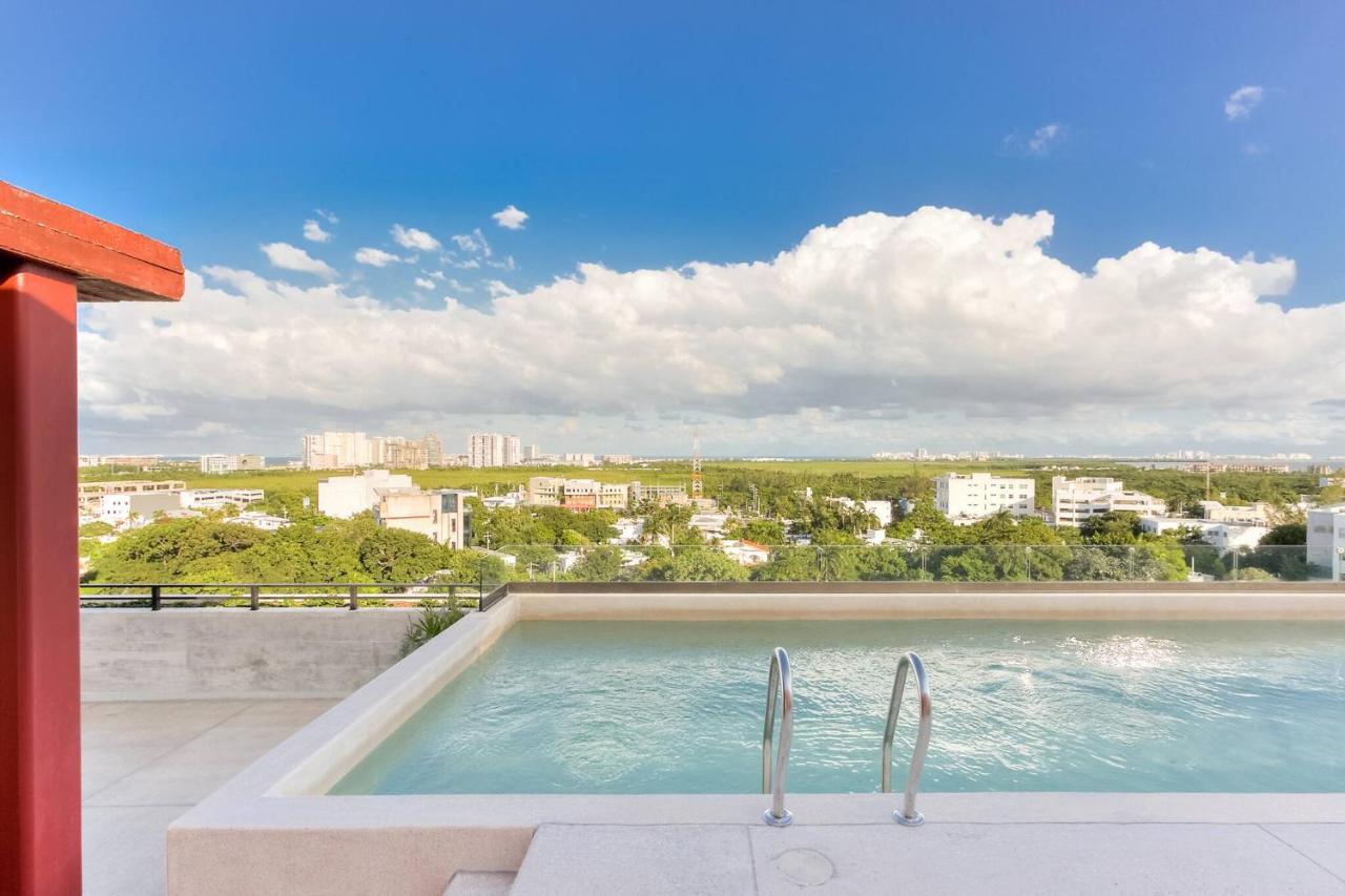 Centrally Located Apartment w Pool / Gym / Cowork - 4