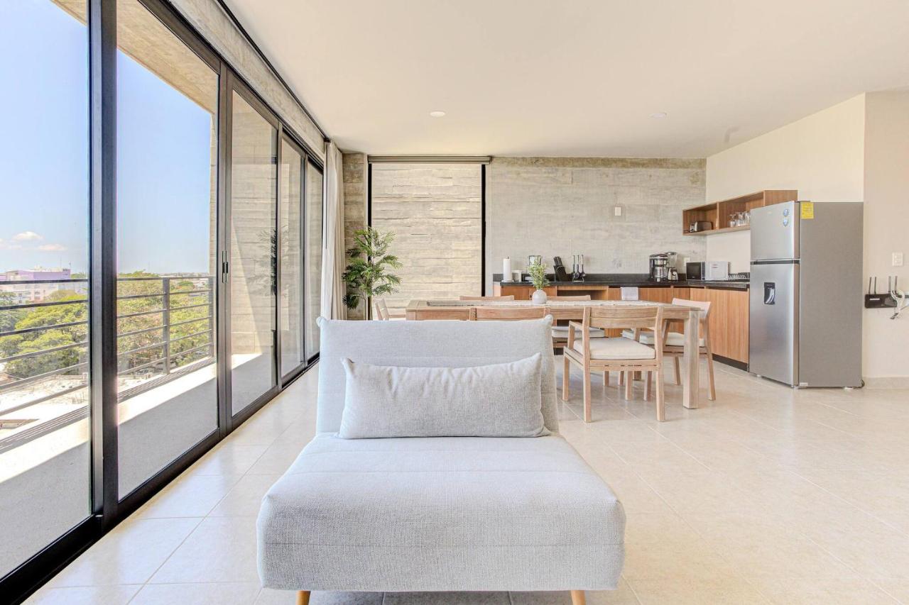 Centrally Located Apartment w Pool / Gym / Cowork - 5