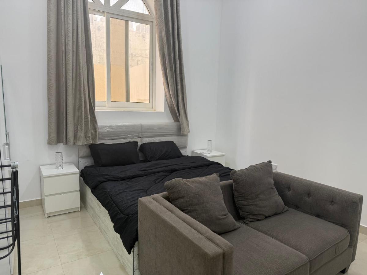 Spacious studio 30 min from yas island and airport - 5