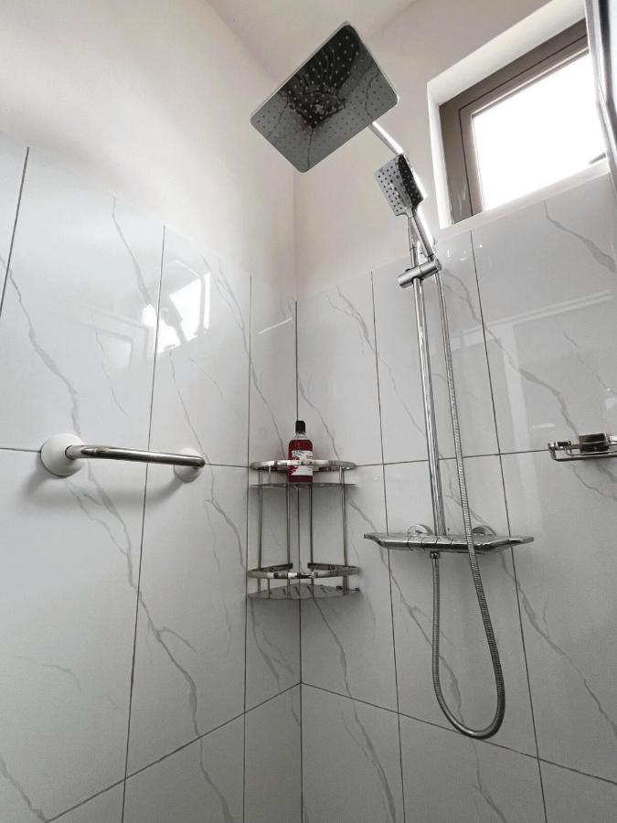 Coastal Blue Apt 7 - 5