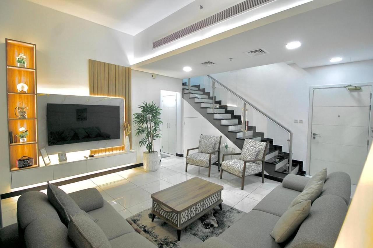 2BR Duplex Stunning Views,Near Circle Mall & Park - 4