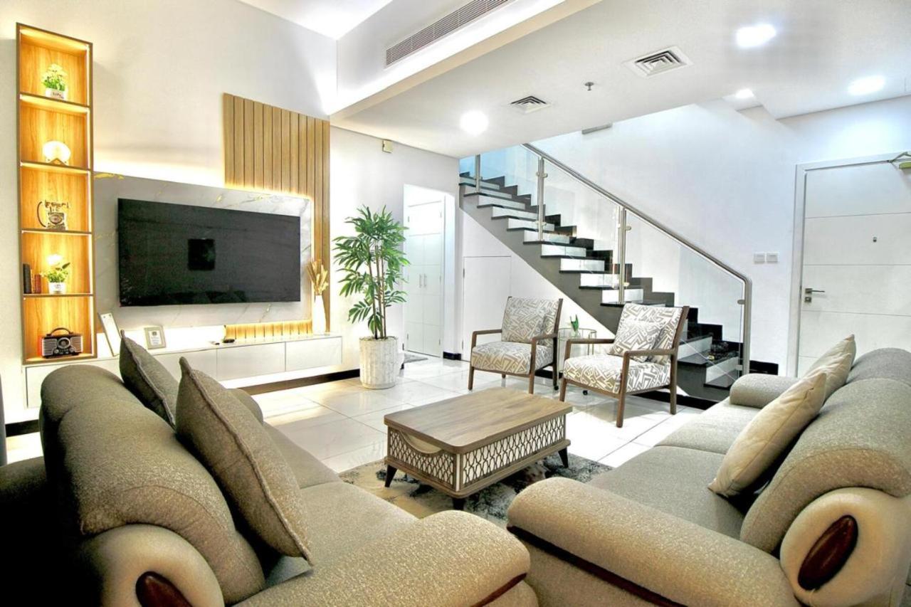 2BR Duplex Stunning Views,Near Circle Mall & Park - 2