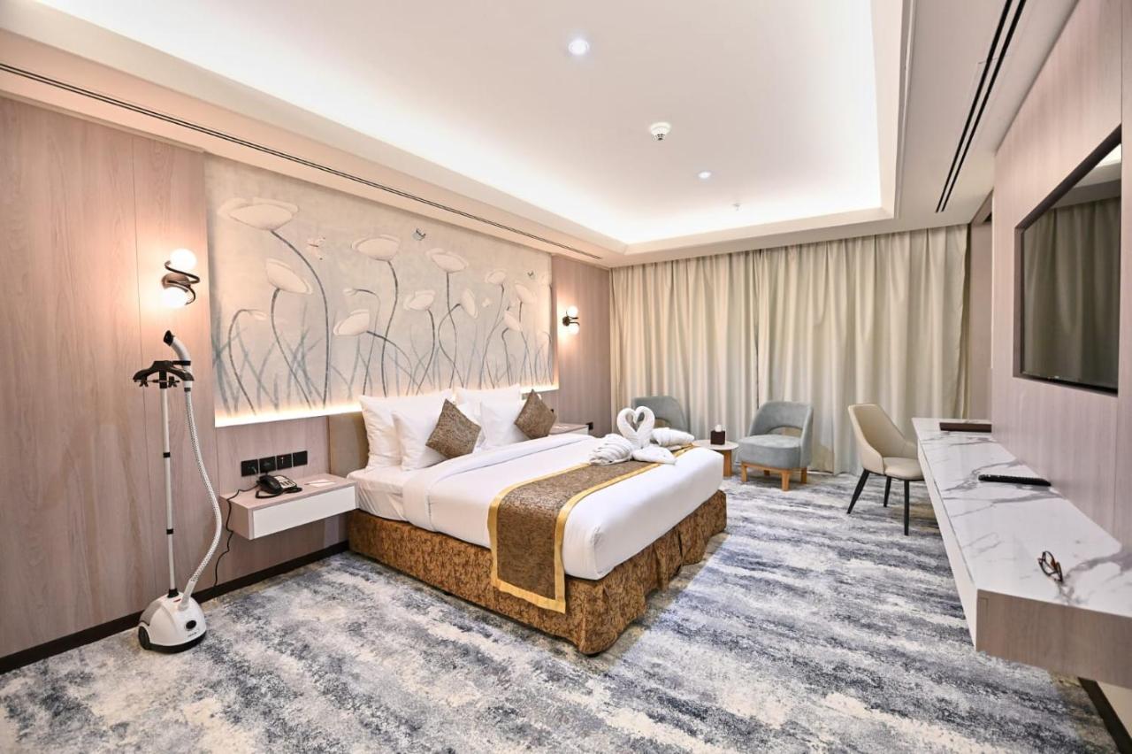 Pavilion Palace Hotel - 2