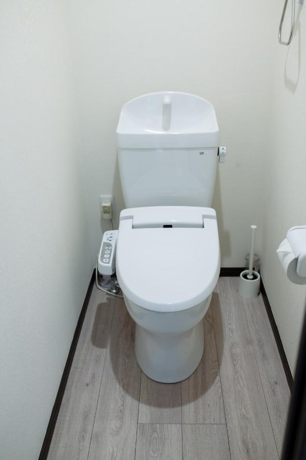 Tokyo Skytree 101 Elegance Blue Twin w Bath & WC - 2