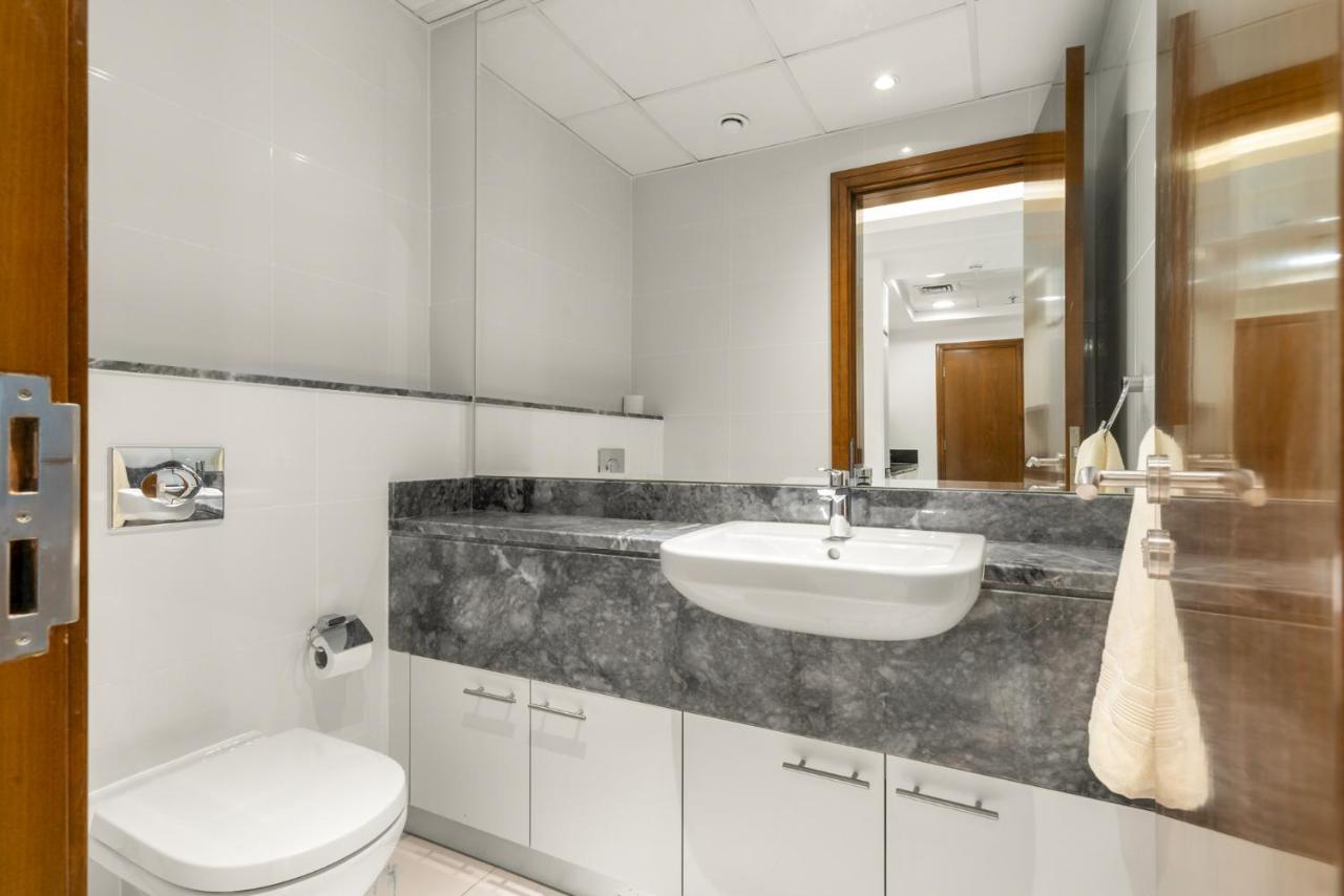 ALiving Luxury 1BR Apartment with City View I Amna Tower, Al Habtoor City - 3