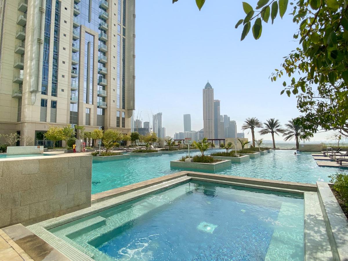 ALiving Luxury 1BR Apartment with City View I Amna Tower, Al Habtoor City
