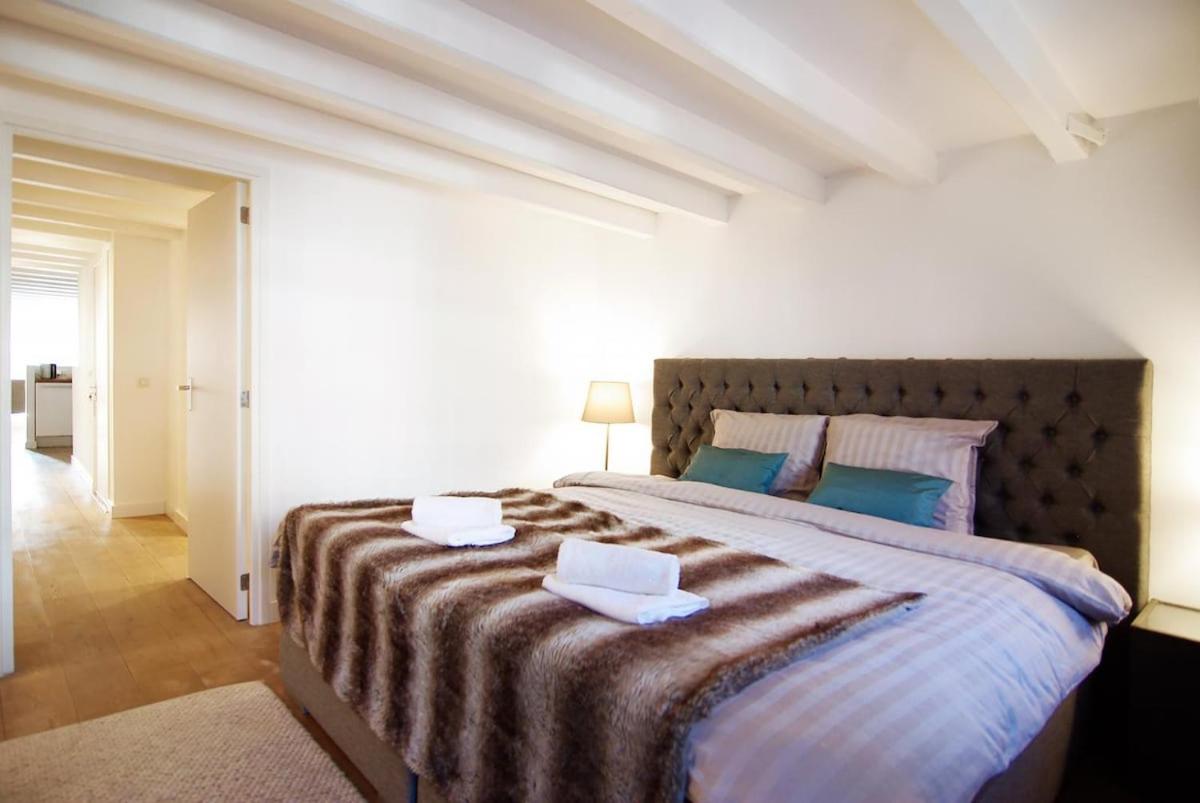 Canal view luxury apartment in the Jordaan - 2