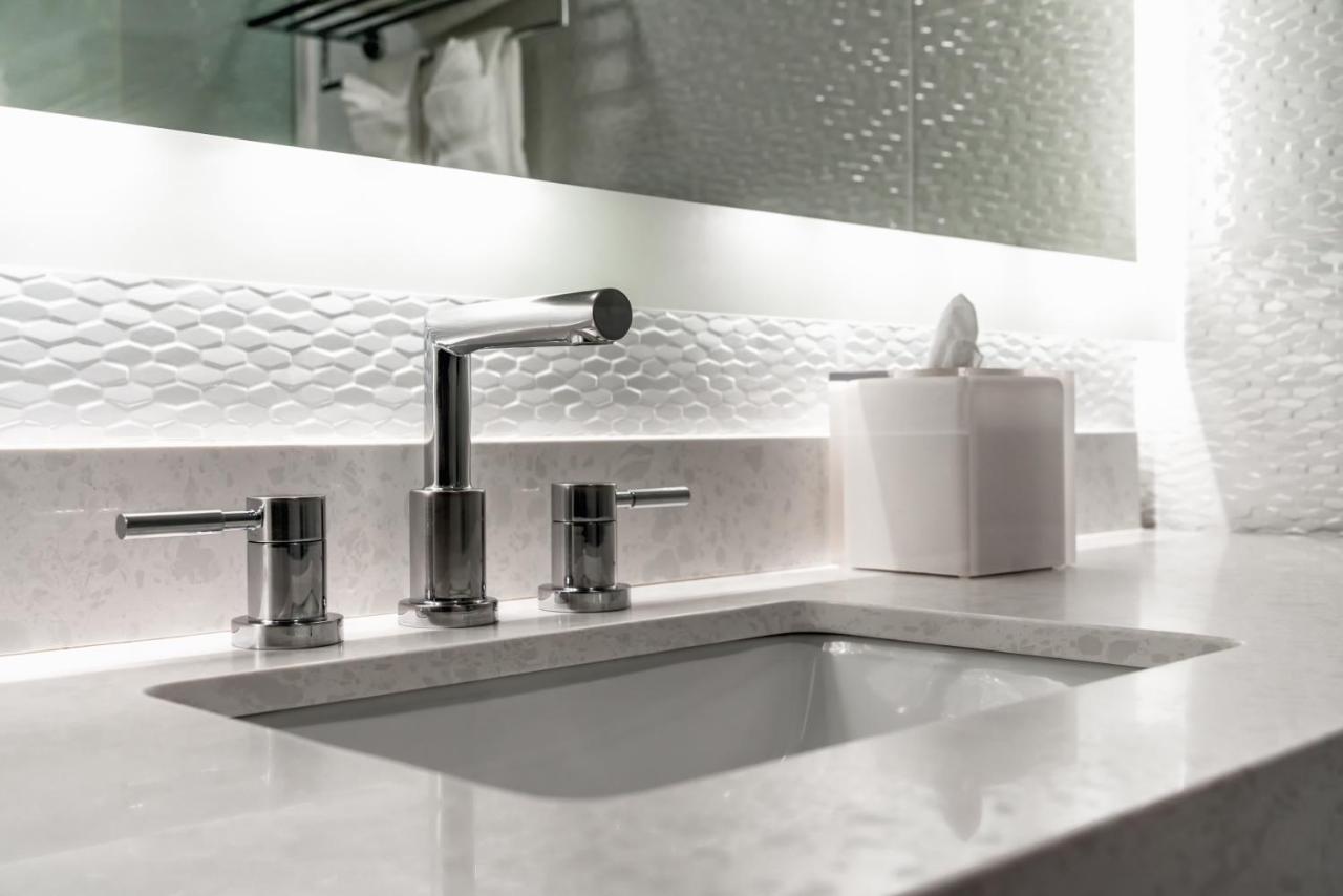 Lexen Hotel - Hollywood Walk of Fame-Universal Studios - 3