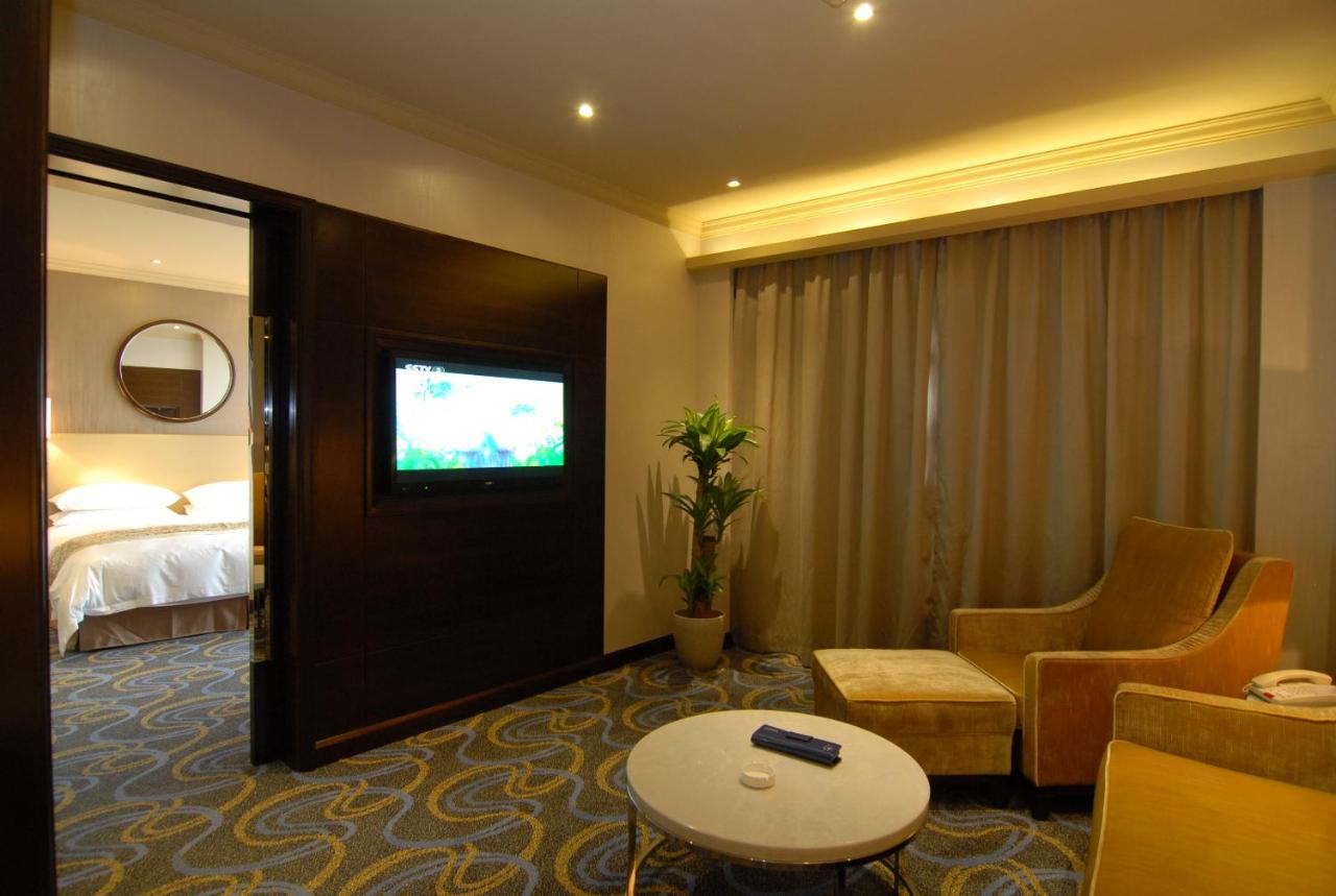 Ocean Hotel Guangzhou-TaoJin Metro Station photo