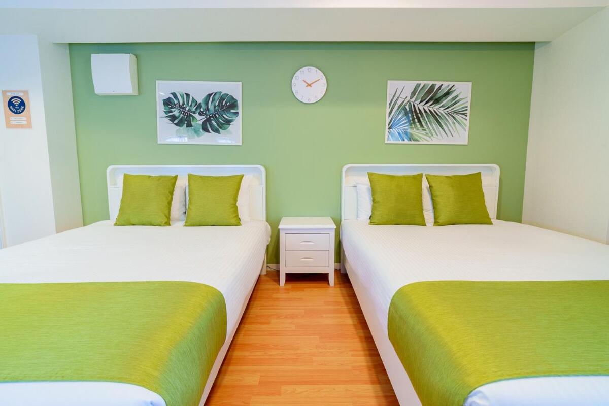 Higashi-Shinjuku 905