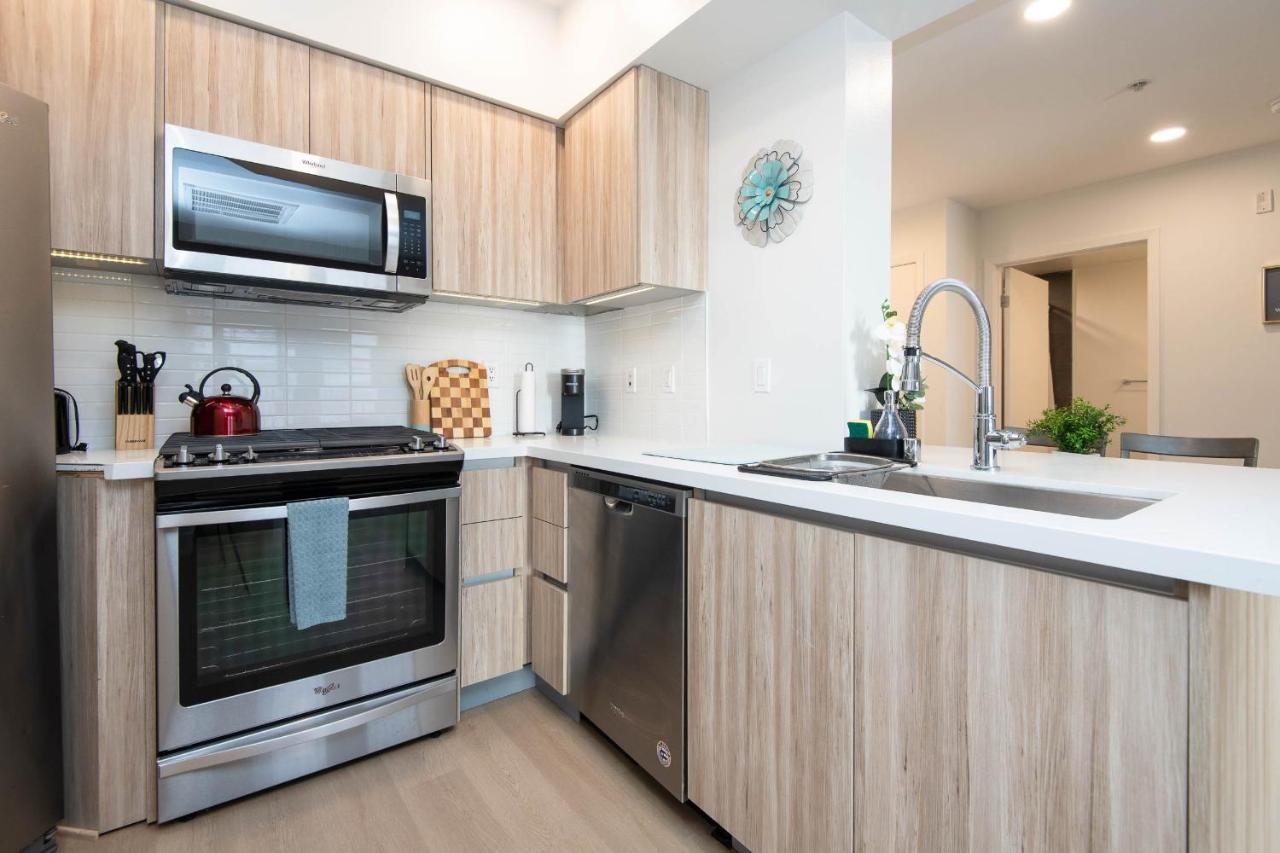 By The Coast Living in Santa Monica Pier Promenade - 4