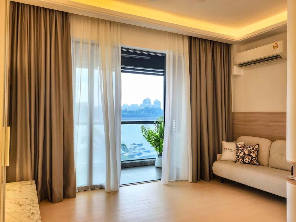 R&F Princess Cove Seafront Studio JB Central - 2