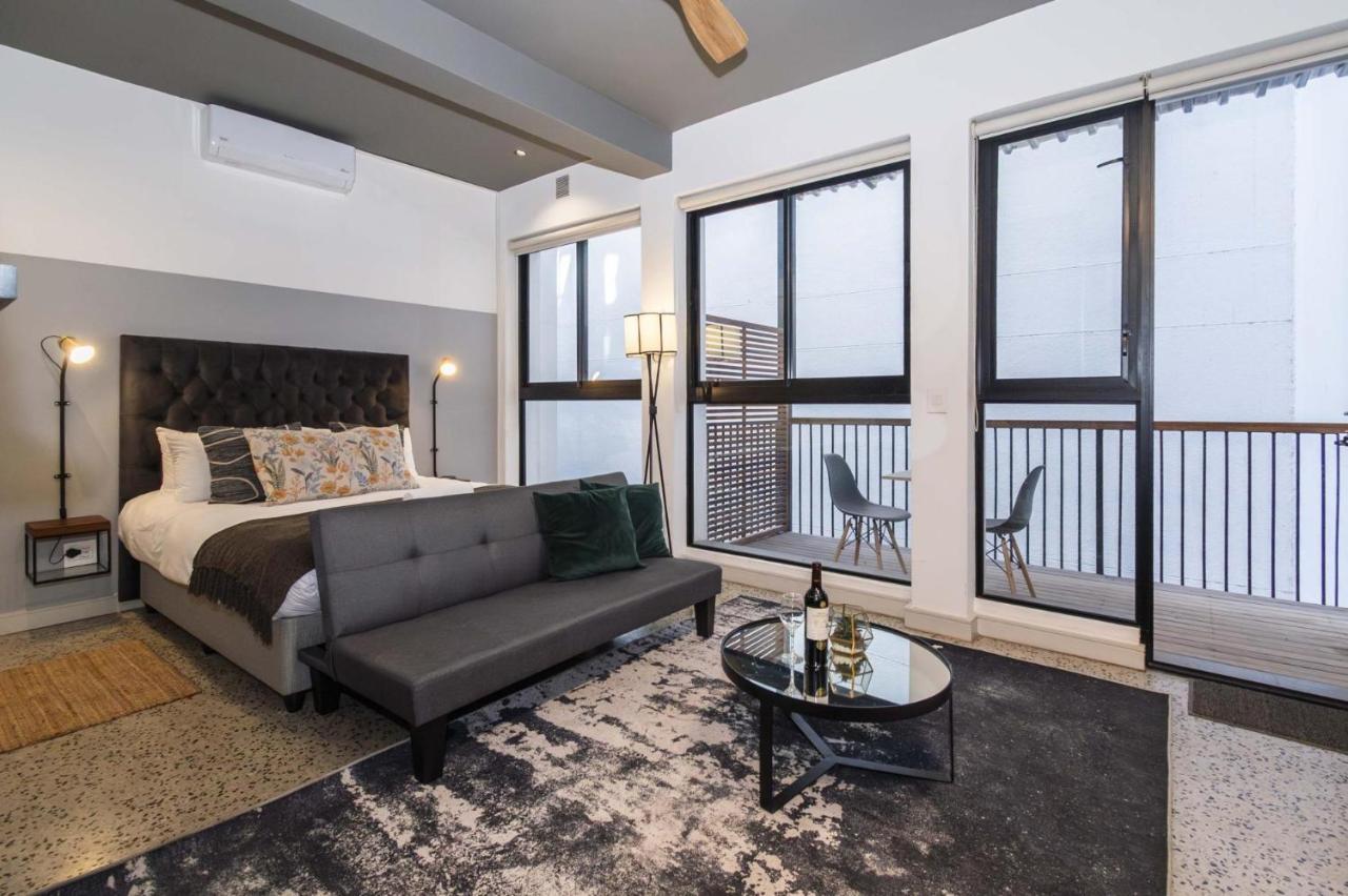 The Duke Stylish Studio- Balcony Rooftop Pool - 2