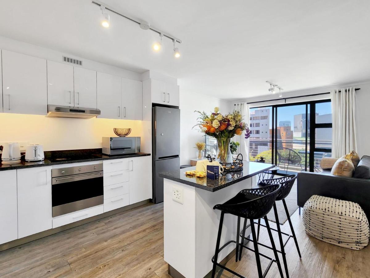 Castle Rock Modern 2-Bed Apartment with Pool - 5