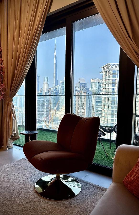 Luxury Burj Khalifa & Canal View Apartment, Business Bay, Downtown Dubai - 5