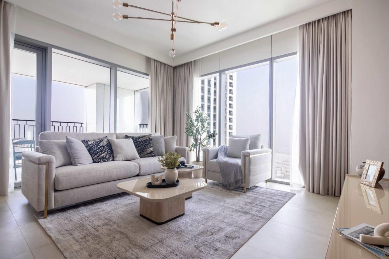 Frank Porter - Downtown Views II Tower 1 - 2