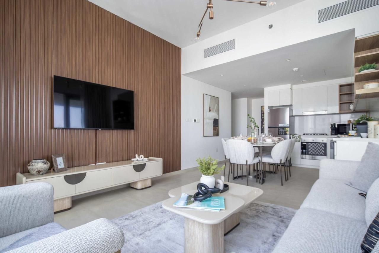 Frank Porter - Downtown Views II Tower 1 - 3