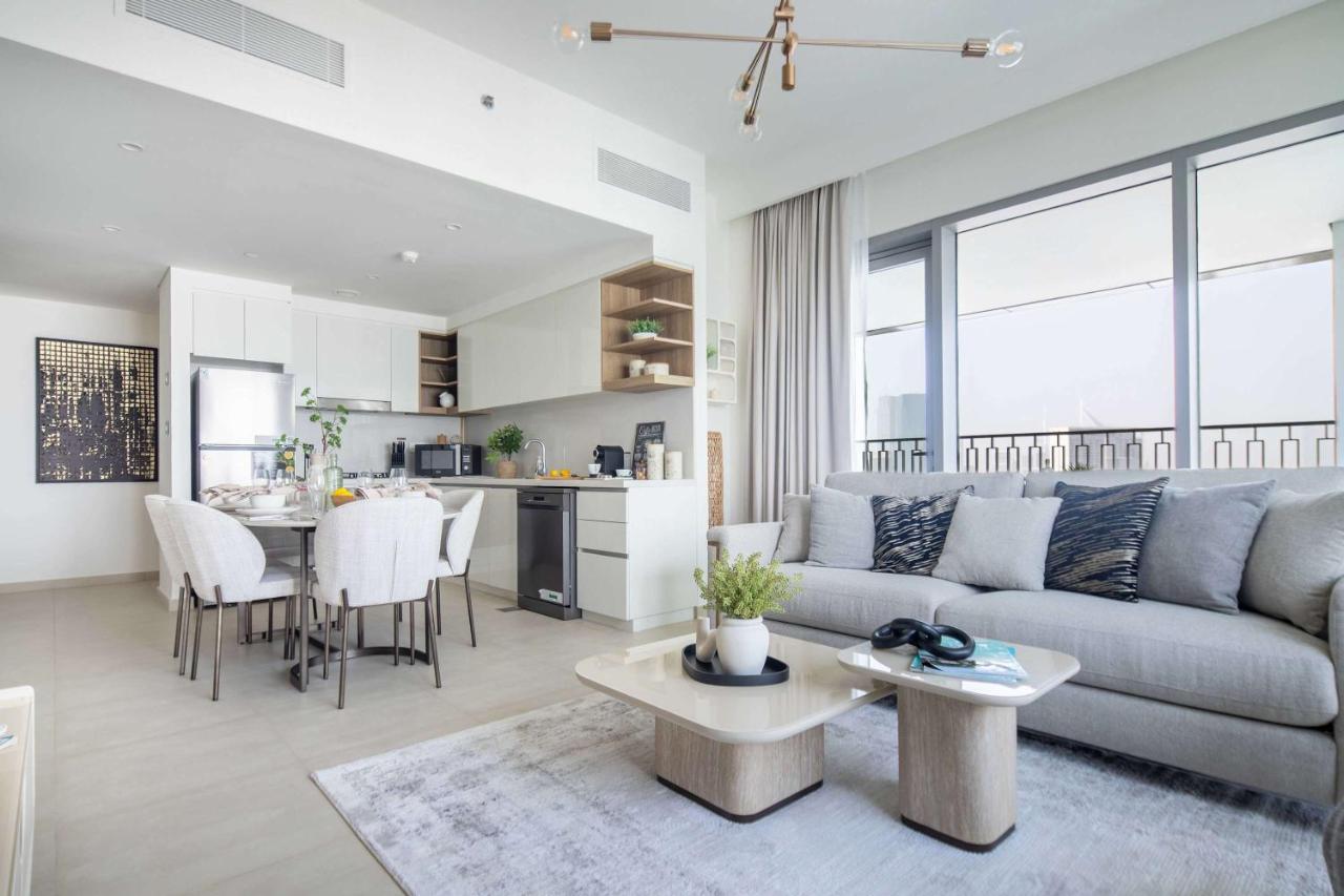 Frank Porter - Downtown Views II Tower 1 - 4