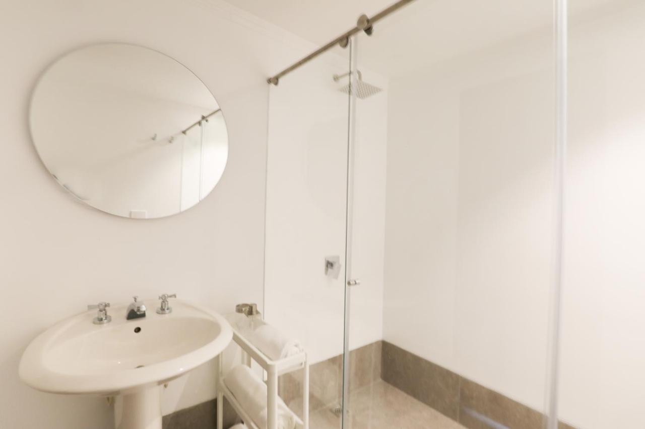 Modern Comfort in the Heart of Zona G 202 - 5