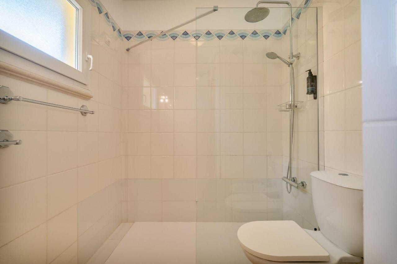 Sunny 1BDR Flat with Pool in Vau by LovelyStay - 5