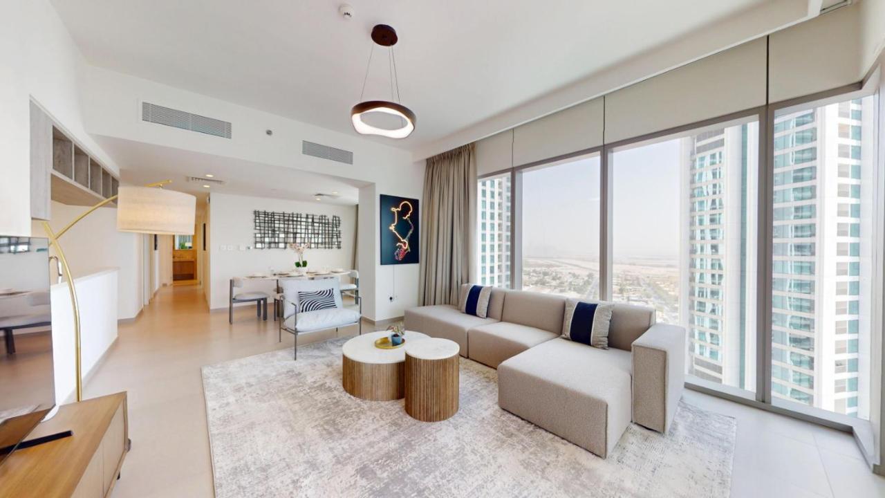 Vacationer Holiday Homes I Luxury 3 Bedroom Apartment I Iconic Burj Khalifa View I Heart of Downtown - 5