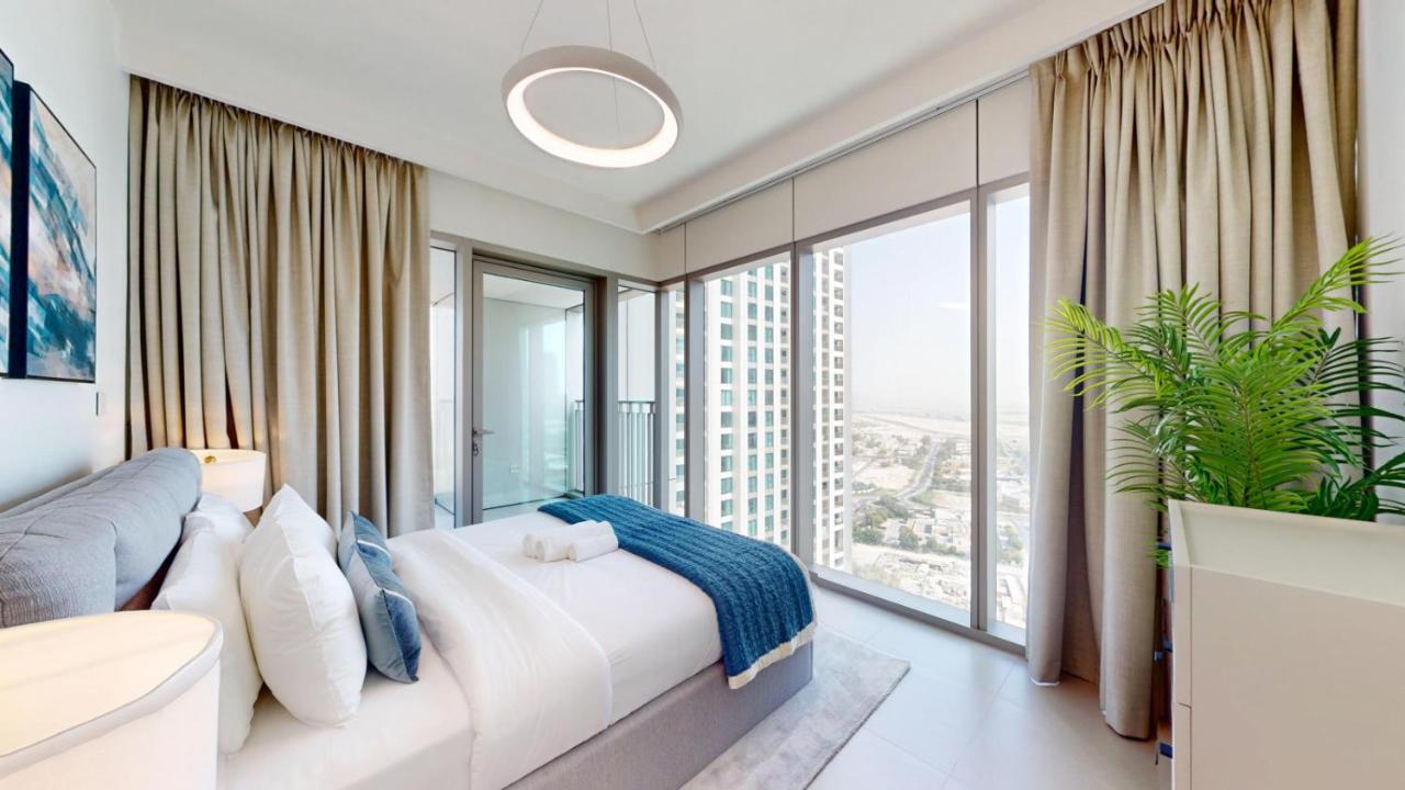 Vacationer Holiday Homes I Luxury 3 Bedroom Apartment I Iconic Burj Khalifa View I Heart of Downtown - 2