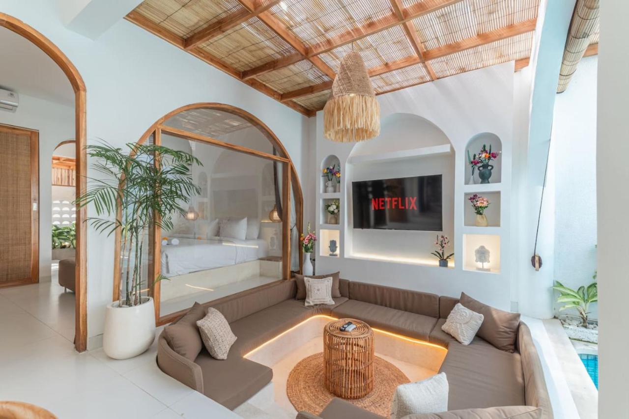 Villa MAVI Seminyak - 2