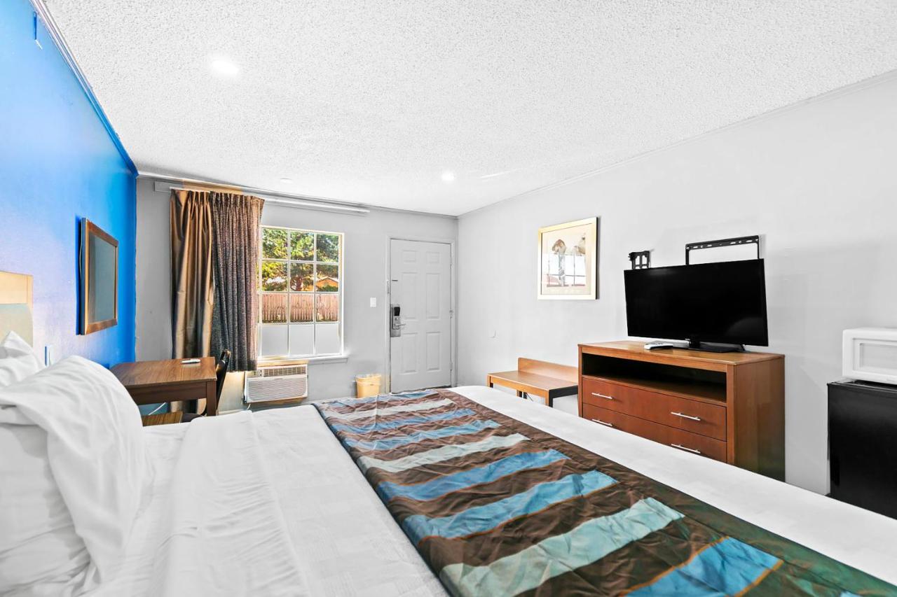 Jeffersonian Motor Inn — photo 15